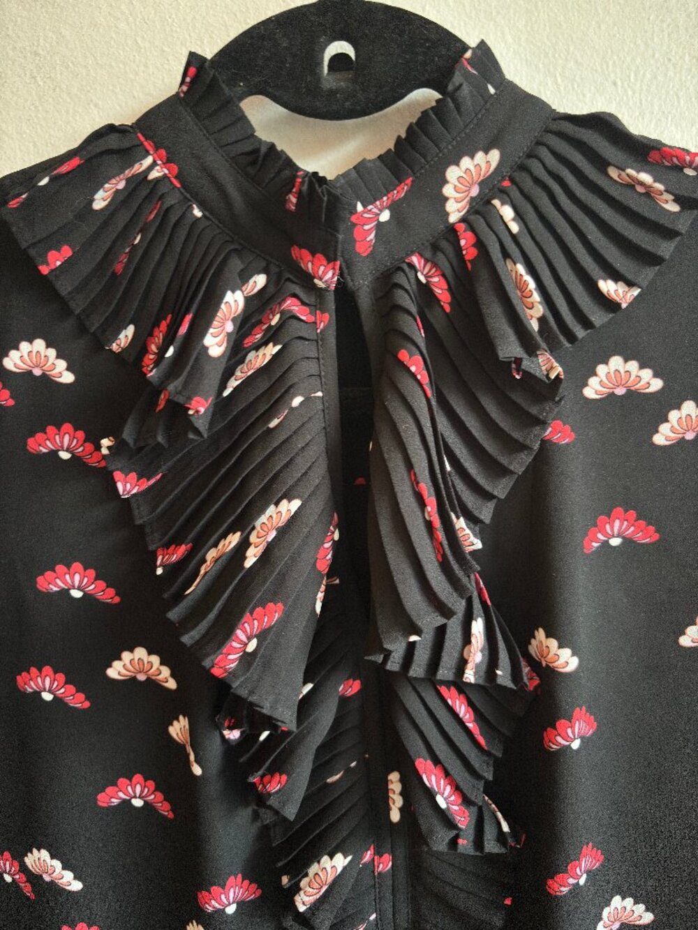 Ann Taylor Black Fan Print Pleated Ruffle Blouse - S